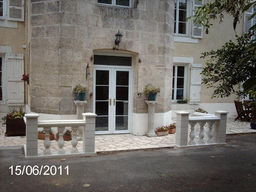 Bed and Breakfast Chateau Ardilleux Exterior foto